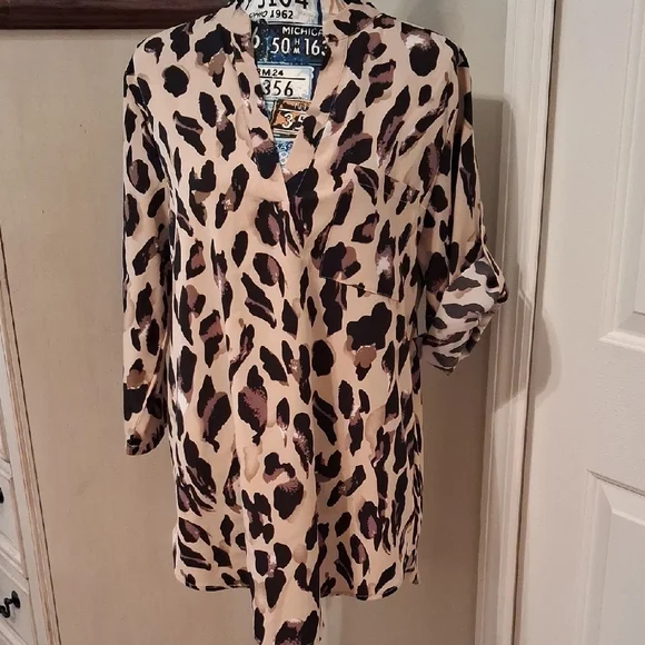 🌟 3 For $15!!! SHEIN Leopard Print Blouse - Black and Brown - Picture 1 of 4